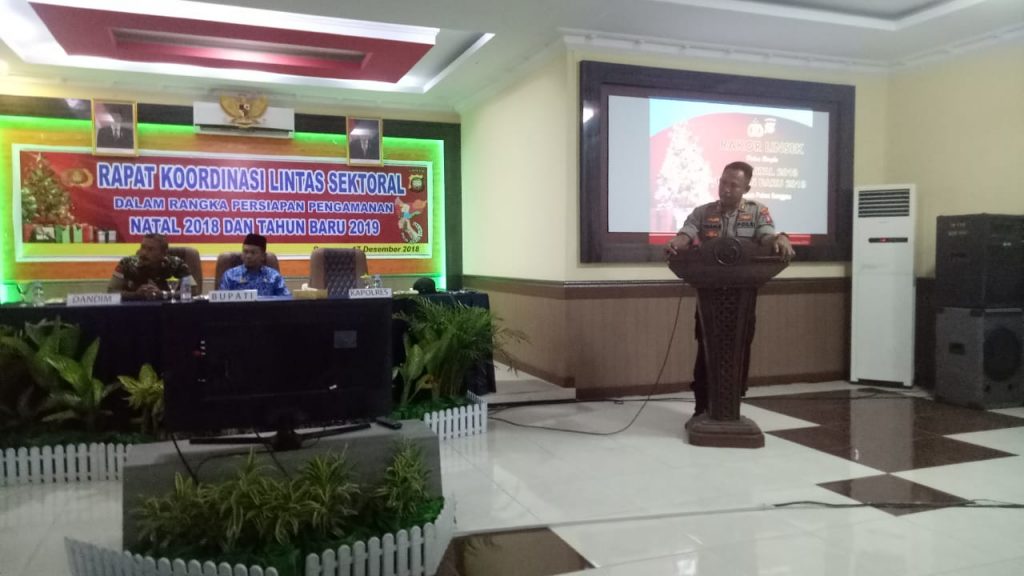 Rapat lintas sektoral yang digelar Polres Sanggau dikuti sejumlah stake holder terkait dan para tokoh di Kabupaten Sanggau,, Senin (1712)---Kiram Akbar