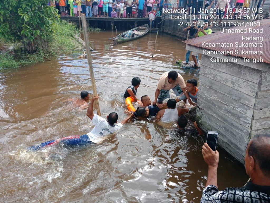 Suasana evakuasi korban