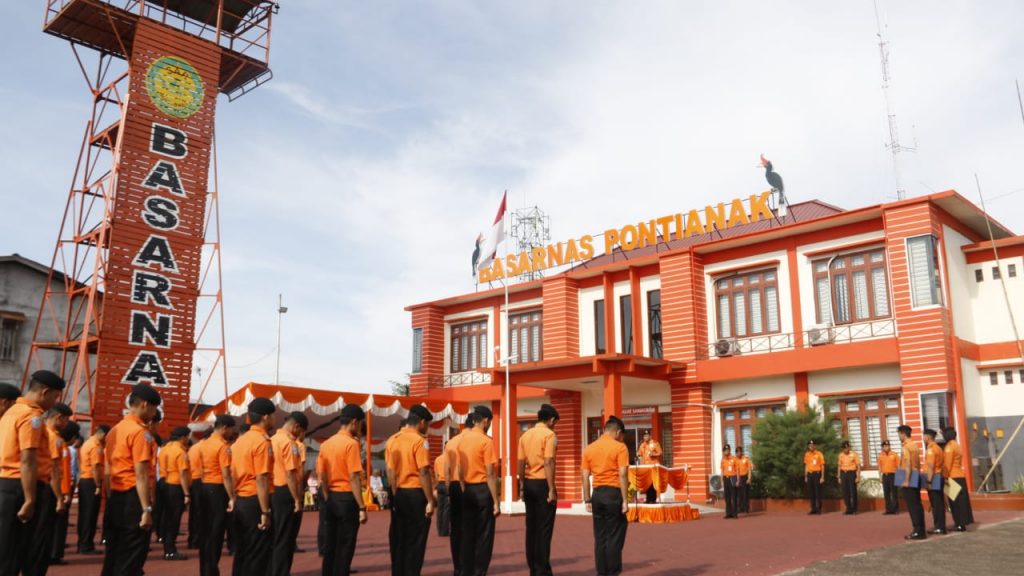 Kantor Pencarian dan Pertolongan Pontianak melaksanakan peringatan hari kartini ke 140 foto jon