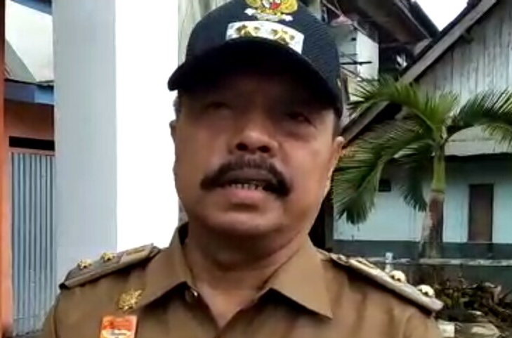 to: Ketua Satgas Penanganan Karhutla yang juga adalah Wakil Bupati Sanggau Yohanes Ontot ditemui wartawan usai memimpin apel pagi di Posko Penanganan Karhutla di Jalan Ahmad Yani Kelurahan Ilir Kota, Selasa (20/8).