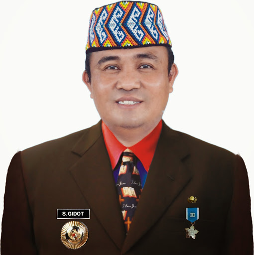 foto-bupati-bengkayang-suryadatman-gidot