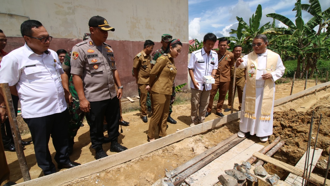 Peletakan Batu Pertama Pembangunan Gereja Santo Ignasius Loyola Polres Landak