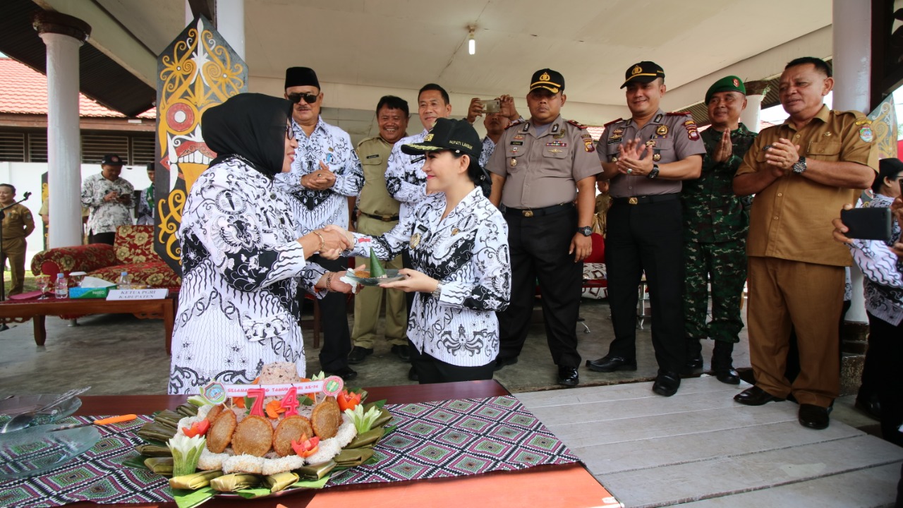 Bupati Landak Karolin Margret Natasa