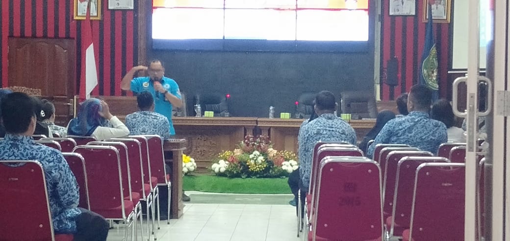 Sosialisasi pencegahan, pemberantasan, penyalahgunaan dan peredaran gelap narkotika, Kamis (19/12) di aula lantai I kantor Bupati Sanggau.