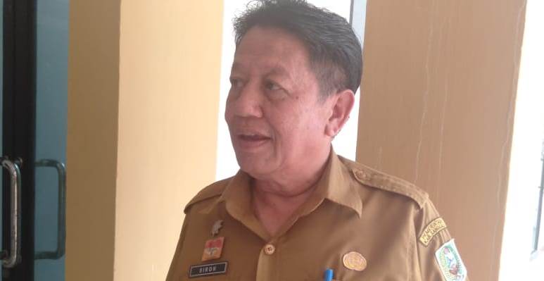 Foto---Kepala DPM Pemdes Kabupaten Sanggau, Siron