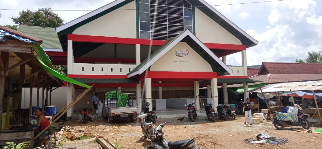 Foto---Kondisi pasar rakyat di Balai Batang Tarang yang baru rampung dibangun pemerintah—Kiram Akbar